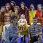 El Aula de Teatro de la UAL celebra con la marioneta protagonista sus últimos éxitos.