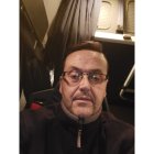 José Antonio Fuentes, ayer, en la cabina de su camión.