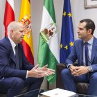 Javier Imbroda y Ramón Fernández-Pacheco en Alcaldía hace unos días.