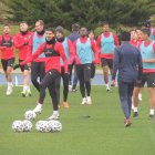 Al mal tiempo, buena cara.