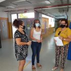 La alcaldesa en una visita a un colegio del municipio.