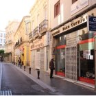 Comercio cerrado en el centro de la ciudad