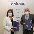 Pilar Espejo, directora-gerente del Hospital VITHAS Almería  y José Manuel Muñoz.