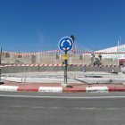 Imágenes de la construcción del monumento a la entrada del municipio.