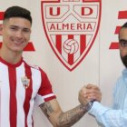 Darwin Núñez y Mohamed El Assy.