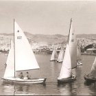 Barcos de vela que los domingos salían a competir gobernando los vientos, mientras en tierra los almerienses admiraban su destreza.