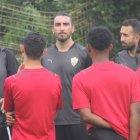 Chico en el campo de la Vega de Acá.