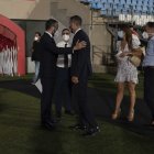 El alcalde y el consejero delegado de la UD Almería se saludan a su llegada al campo