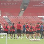 Rubi con la plantilla este sábado.