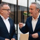 Pedro Manuel De la Cruz  y Francisco Martínez-Cosentino en un momento de la entrevista.