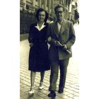 Hipólito Escolar junto a Conchita Franco, sobrina del caudillo, a través de su hermano bastardo Nicolás Franco, paseando por Almería en los años 50.