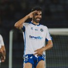 Enric Gallego haciendo el saludo militar.