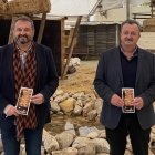 Alcalde y concejal de Cultura durante la presentación del programa de navidad de Pulpí