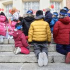Foto de archivo de Europa Press de unos niños esperando a los Reyes Magos.