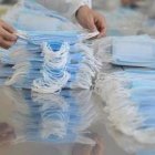 “Las mascarillas quirúrgicas ya no son suficientes”.