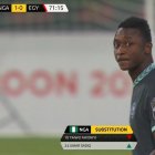 Momento en el que Sadiq sale al campo.