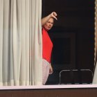 Una mujer realiza una cuarentena obligatoria.