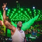 El exjugador de la NBA y ahora DJ Shaquille O’Neal en una actuación.