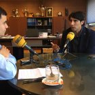 Sergio Fernández atendiendo a la Cadena SER.