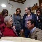 Imagen compartida por Javier A. García junto a la fundadora de la Fonda Amalia.