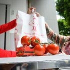 Celebración del Día del Tomate en el Paseo de Almería, en una imagen de archivo.