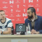 Rodrigo Ely con Mohamed El Assy en su presentación.