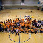 Foto de familia en el Pabellón de El Toyo con Analytica Alimentaria y todo el equipo.