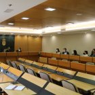 Desarrollo del Consejo Municipal Escolar en el salón de plenos.