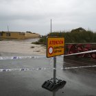 La AL-3202 ha sido cortada por la salida de la rambla de Costacabana.
