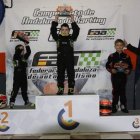 El piloto roquetero en el podio de los vencedores.