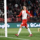 Juan Villar se enfada tras fallar el penalti.