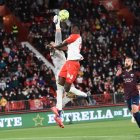 Andrés Fernández y Umar Sadiq en el partido de la primera vuelta.