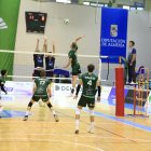 Pablo Kukartsev superando el bloqueo de Rotogal Boiro.