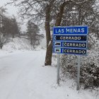 La carretera de Las Menas permanece cortada al tráfico.