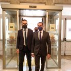 Ramón Fernández-Pacheco y Javier Aureliano García entrando en Subdelegación