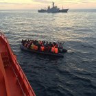 Una de las pateras fue avistada en Carboneras.