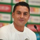 El entrenador almeriense ha renovado contrato con el conjunto ilicitano.