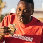 Sadiq durante la grabación del anuncio de la pizza especial (FOTO: David Luque)