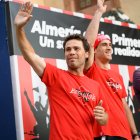 Rubi saludando a la afición en Alcaldía durante el recorrido del martes.