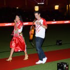 Pilar Bogado y Guillermo Fernández después de terminar la actuación en el Mediterráneo.