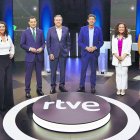 Los participantes en el debate de anoche.