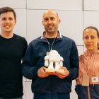 Juan Antonio Sánchez recibiendo el premio a su idea en tierras gallegas.