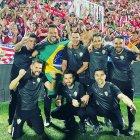 El cuerpo médico del Almería celebrando el ascenso en Butarque.