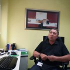 Aref Laarej, en su despacho del Centro de Transfusión Sanguínea de Almería.