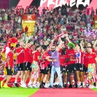 Una plantilla que ha aumentado su valor celebrando el ascenso con El Assy.