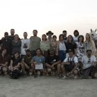 El equipo técnico y artístico de ‘Amanece’ con los responsables de Malcamino’s, en Tabernas. Foto: Raúl Villaverde