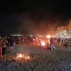 Las hogueras de San Juan sirvieron más que nunca para calentar los cuerpos
