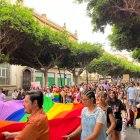Almería llena sus calles de orgullo con una gran fiesta en libertad.