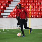 Umar Sadiq sigue esperando más noticias sobre su futuro deportivo.