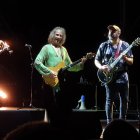 Robe Iniesta (centro) estará este sábado en Almería.